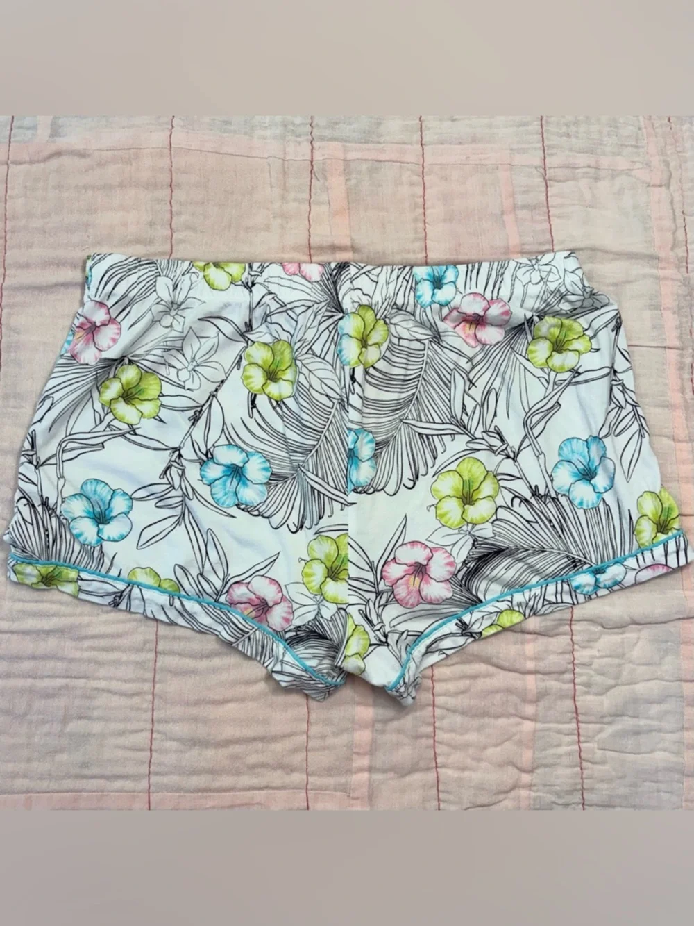 P.J. Salvage Hibiscus Flower Shorts Set, Sz M, Aqua Trim, Yellow, Pink - Picture 12 of 16